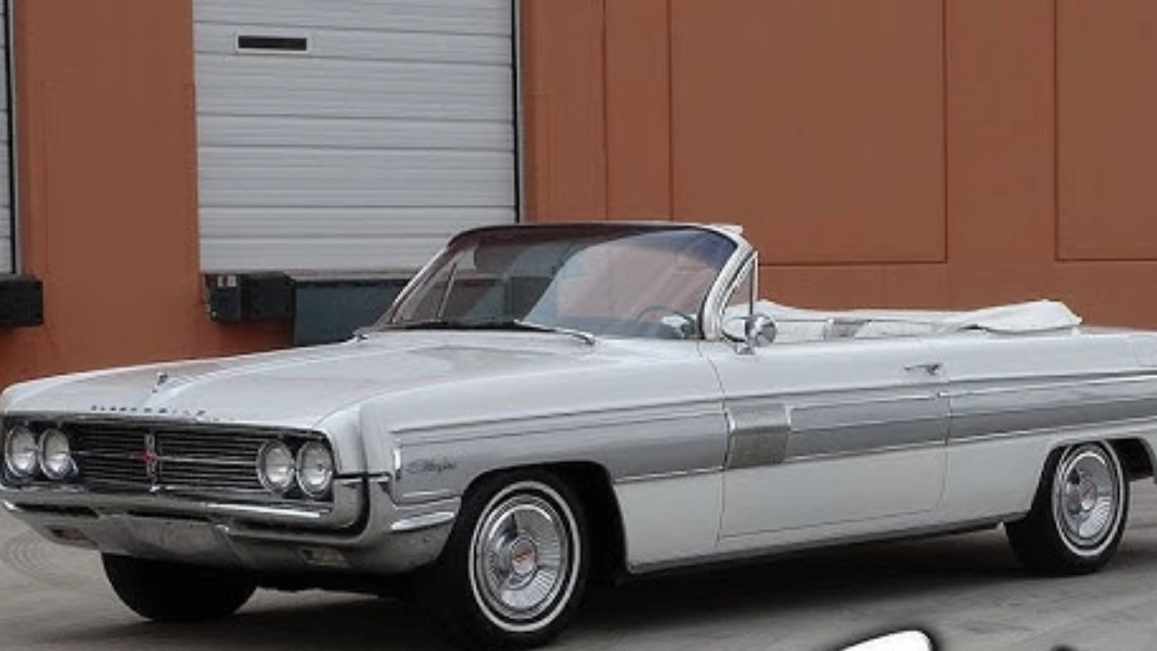 1962 Oldsmobile Starfire